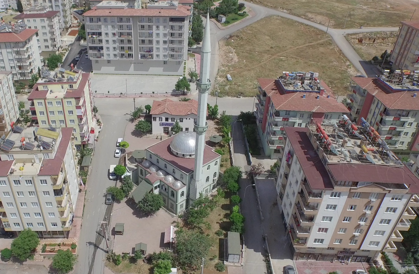 �bn-i Sina Camii