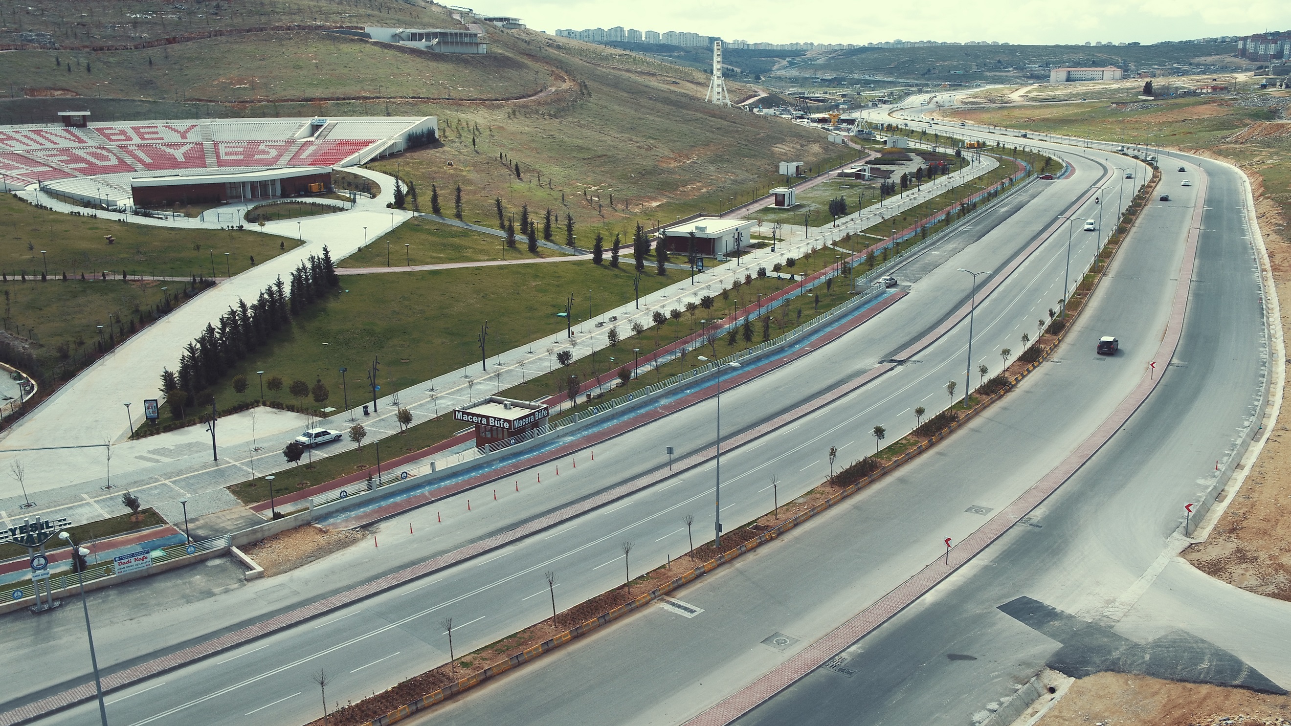 12 Km Uzunlu�unda 12 �eritli Yol �al��mas�