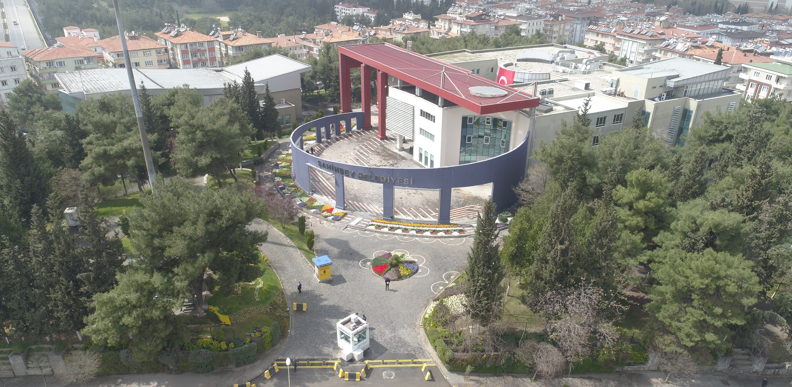 Belediye Bah�esi