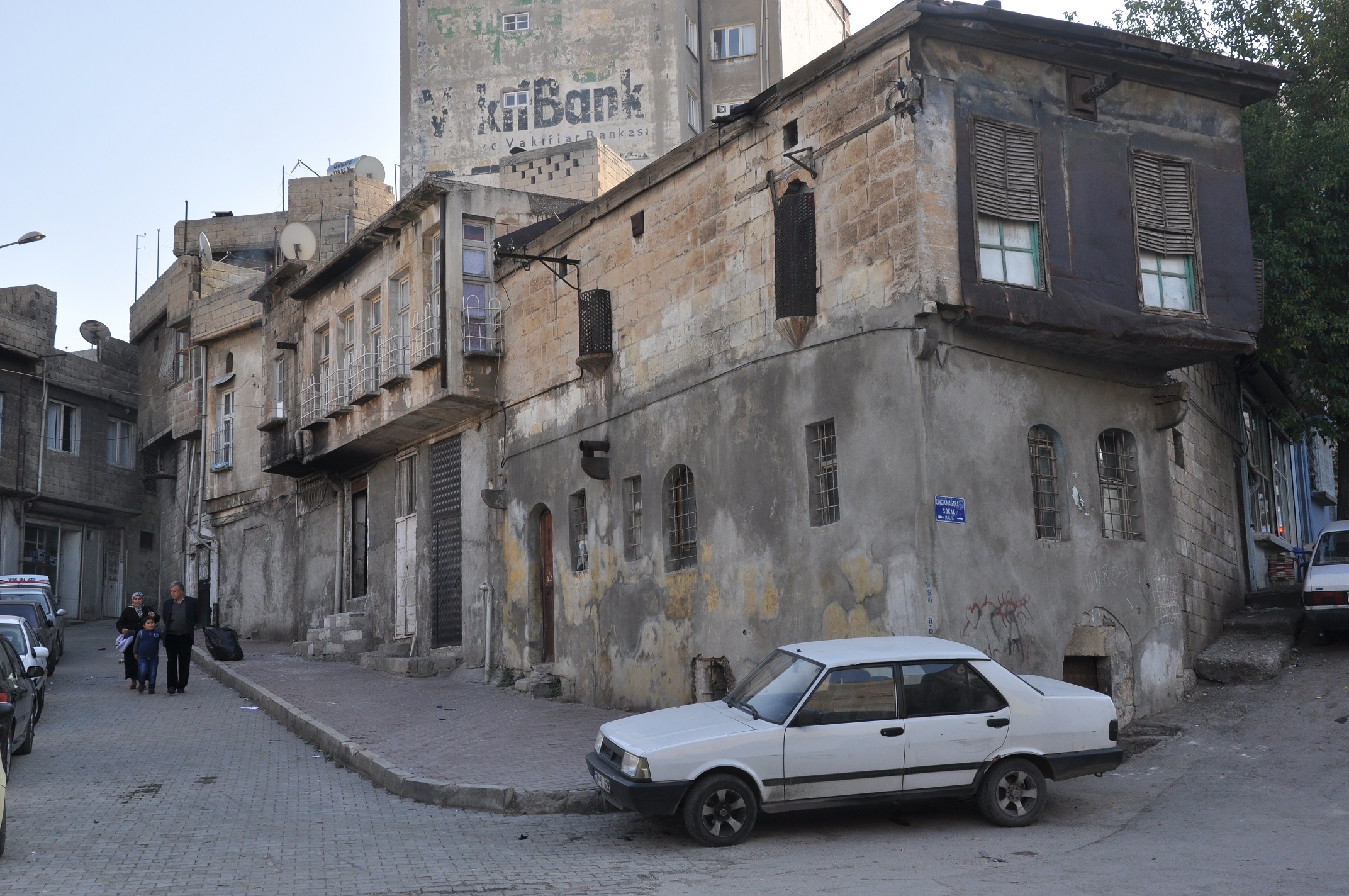 4. Etap Ulucanlar Mahallesi Sokak Sa�l�kla�t�rma ve Kentsel Tasar�m Projesi