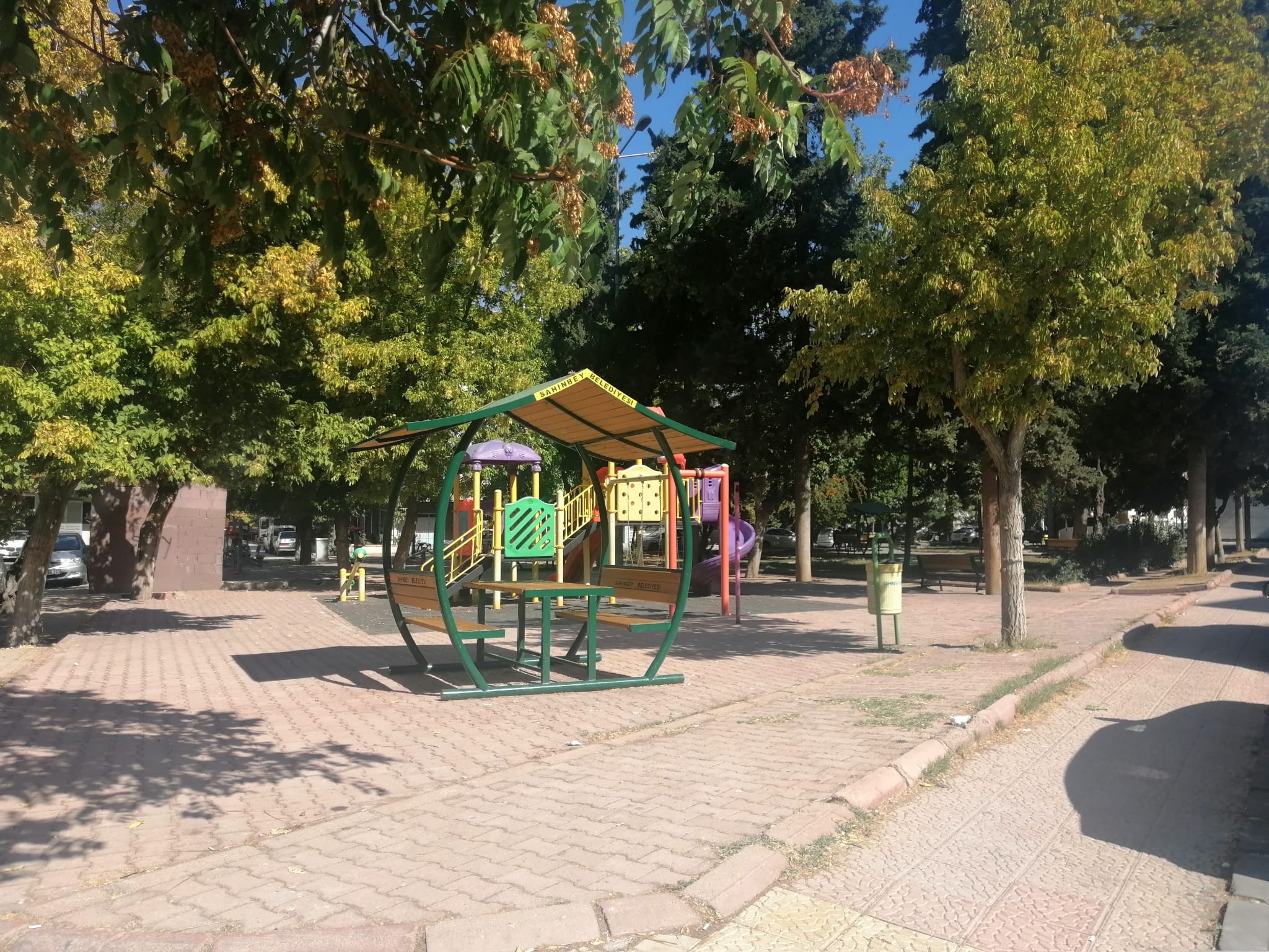 Akyol Nail Bilen Park�(Bah�elievler 1 Nolu)
