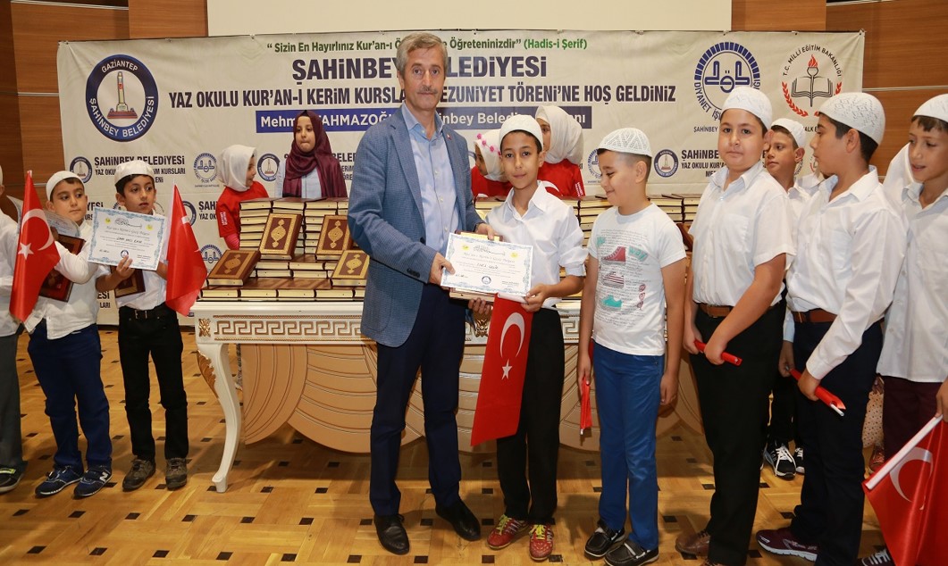 Kur�an-� Kerim Hediye Ettik 